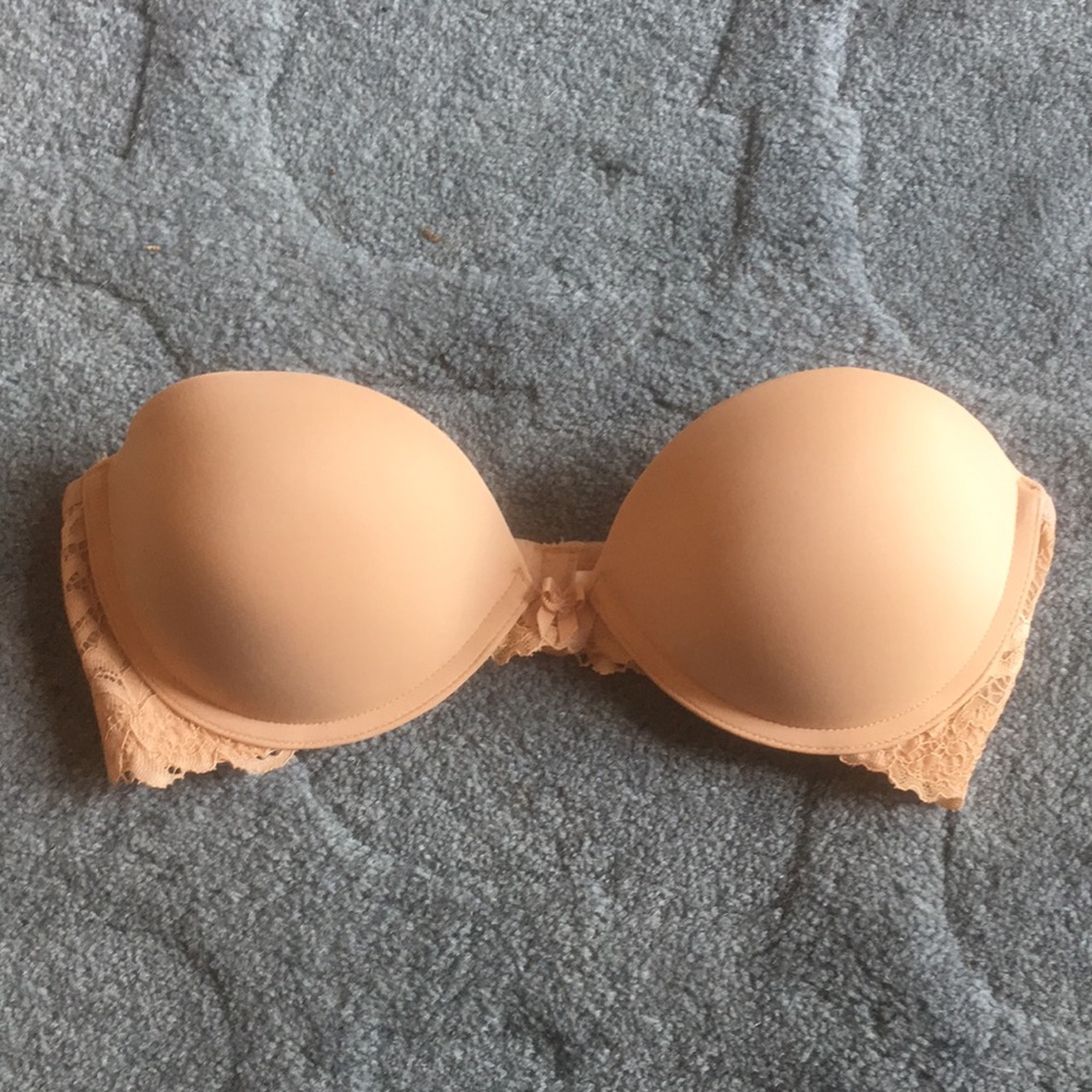 Strapless push up bra. 34B